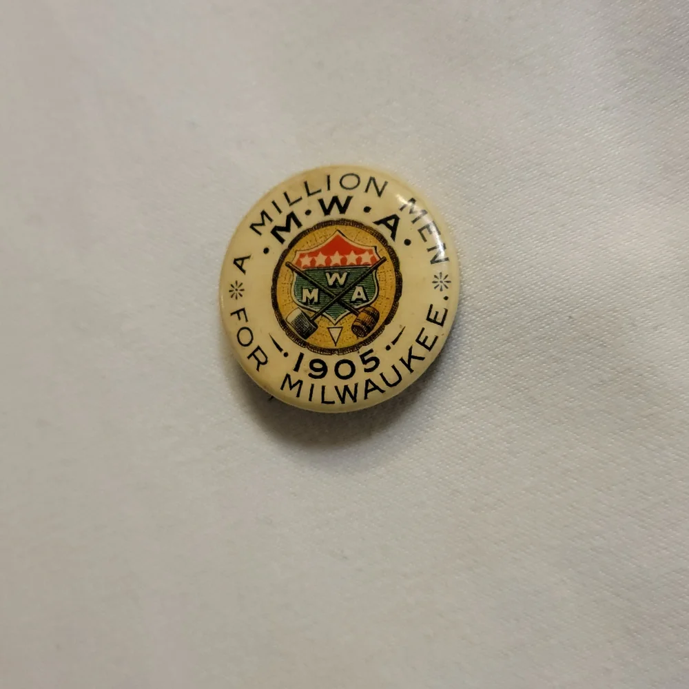 A Million Men for Milwaukee Lapel Pin Whitehead & Hoag 1905 Antique